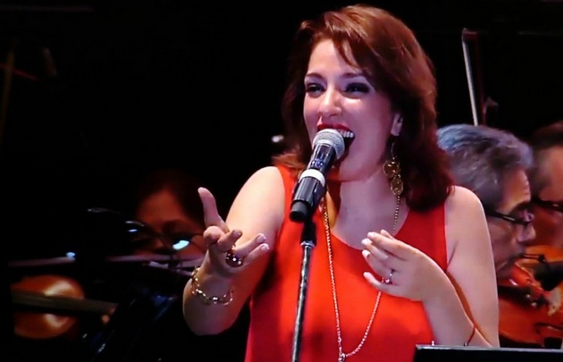 Ligia Piro cantó como siempre con su estilo característico y se ganó al público