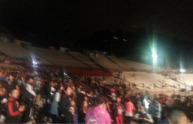 Cayó una parrilla de luces y una grúa en el Frank Romero Day.