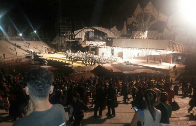 Cayó una parrilla de luces y una grúa en el Frank Romero Day.