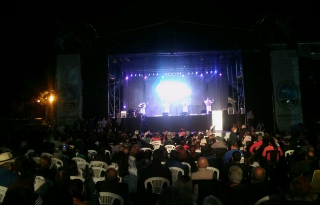 Los Trovadores de Cuyo fueron ovacionados. 