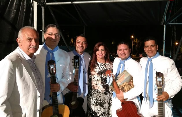 Luis Yunes y Laura Carbonari con Los Trovadores de Cuyo.