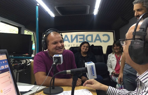 Los Chimenos llevaron su música a los estudios de Cadena 3 en Mendoza.