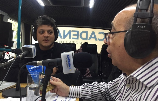 Lisandro Bertín y Mario en los estudios de Cadena 3.