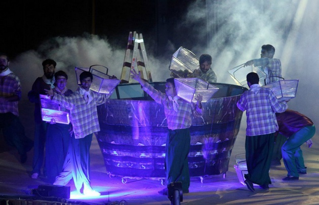 Los niños también estuvieron presentes en el escenario.