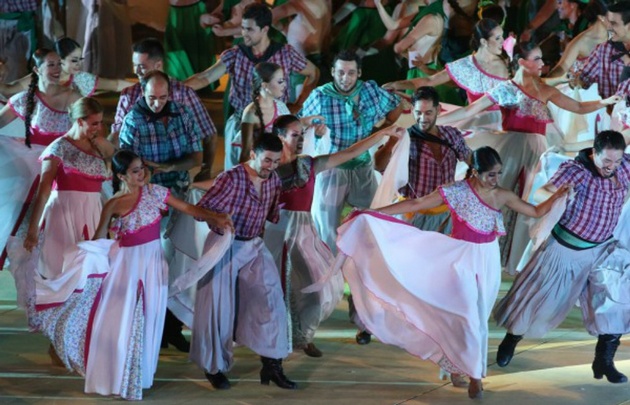 FOTO: Con un espectáculo de doce cuadros se llevó a cabo el acto central (Foto: Los Andes).