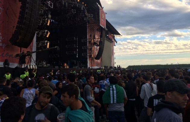 Cientos de fanáticos vibraron en la previa del gran show del Indio Solari en Olavarrí