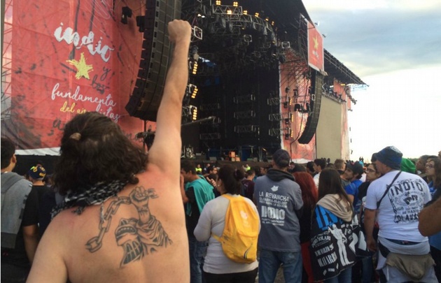 Cientos de fanáticos vibraron en la previa del gran show del Indio Solari en Olavarría 