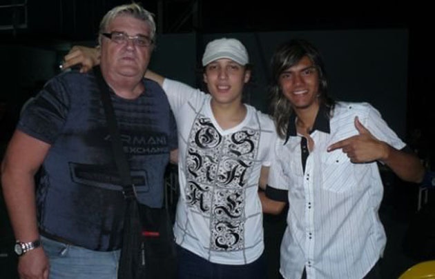 Tyago Griffo, de 24 años, (derecha) desembarca en Trulalá.