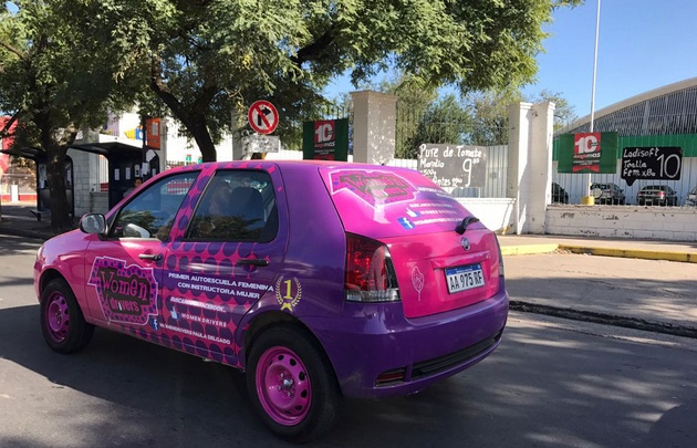 Paula Delgado, dueña e instructora de Women Drivers.