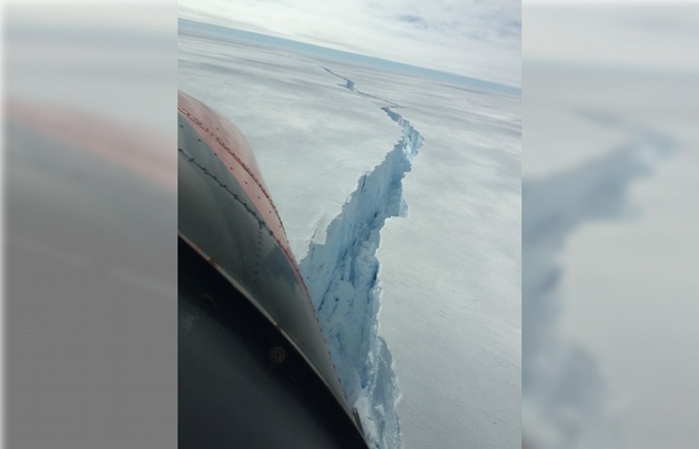 El sobrevuelo duró más de 5 horas y pasó sobre el Círculo Polar Antártico