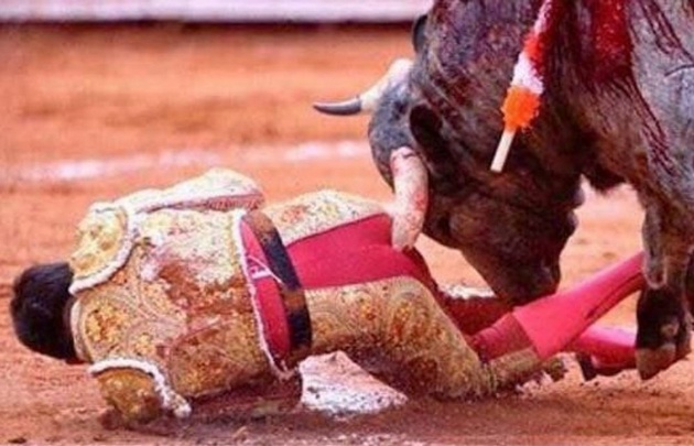 Antonio Romero sufrió una grave cornada en el recto de 30 centímetros.