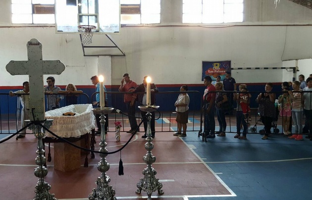 Los seguidores de Sebastián lo despiden en Las Palmas.