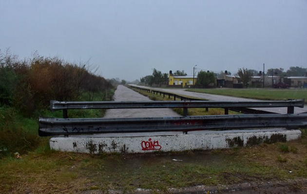Barrios anegados, evacuados y calles intransitables por la lluvia en La Pampa