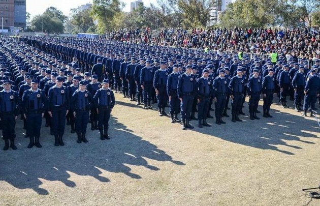 Los interesados en ingresar a la Policía deben tener entre 19 y 28 años.