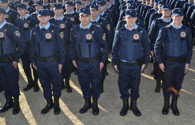 Los interesados en ingresar a la Policía deben tener entre 19 y 28 años.