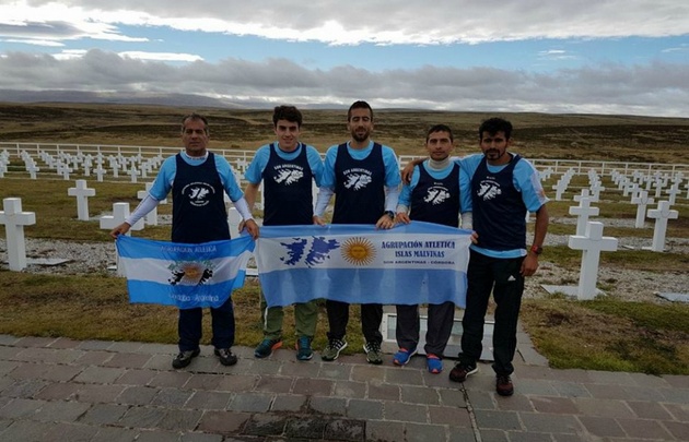 Castro participó de la Maratón de las Islas Malvinas en el equipo 
