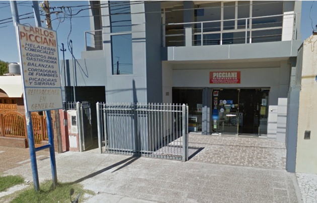 Los ladrones ingresaron a la vivienda junto con el dueño luego de amenazarlo