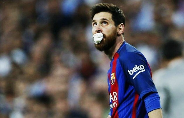 Messi, con un ojo morado y la boca sangrando en el clásico con Real Madrid.