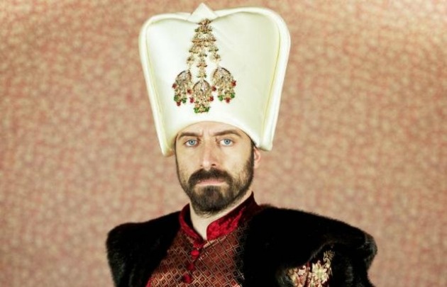 Halit Ergenç es ahora el Sultán Solimán