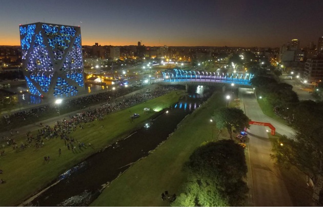 El Panal rugió con los motores del World Rally Car.