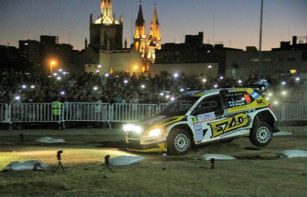 Los pilotos del Rally hicieron vibrar a la multitud en el Panal.