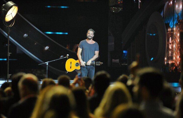 Ricardo Arjona fue premiado por su trayectoria. 