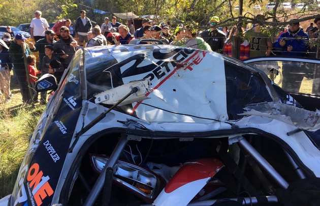 Así quedó el auto de Javier Castro.