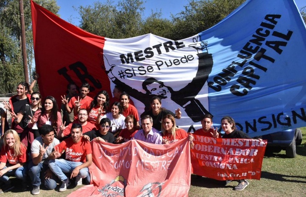 Mestre pronunció un fervoroso discurso ante la Juventud Radical. 