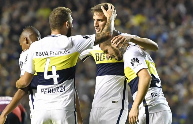 Boca goleó a Arsenal y es líder en soledad.