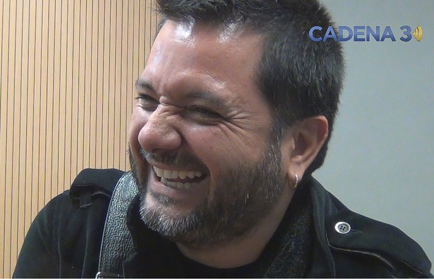 Cortita y al pie: Jorge Rojas.