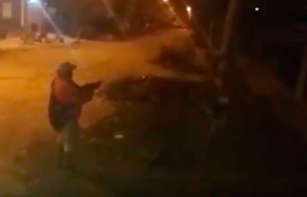 VIDEO: Narco ametralló autos y casas en Ingeniero Budge