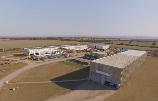 Rony recorrió la planta de Benito Roggio ferroindustrial.