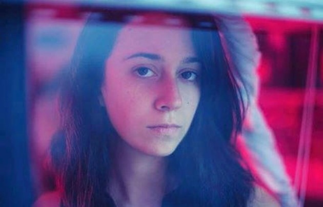 Naiara Awada, sola en el Planetario esperó a sus fans que nunca llegaron.