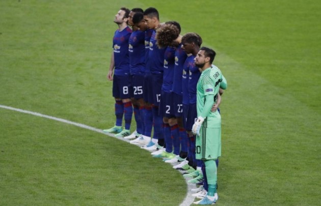 Antes del partido, hubo un minuto de silencio en honor a las víctimas.