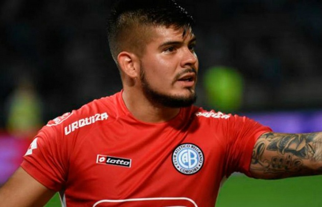 El arquero de Belgrano se lució en la definición desde los 12 pasos.