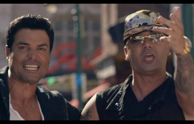 Chayanne y Wisin con un regaetton pegadizo.