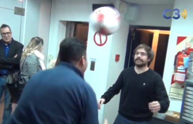 Peter Lanzani y Raúl Monti animaron un duelo de ''jueguitos''.