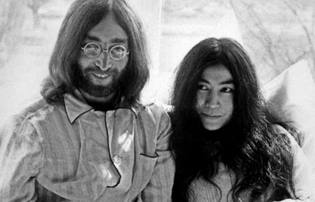 Lennon admitió en un video que su mujer era coautora del tema.