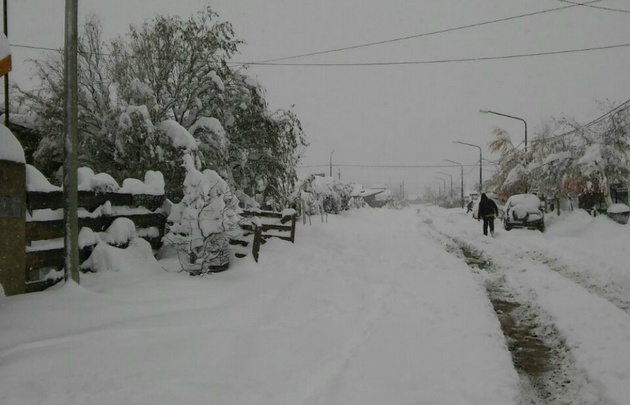 La nieve cubrió a Esquel