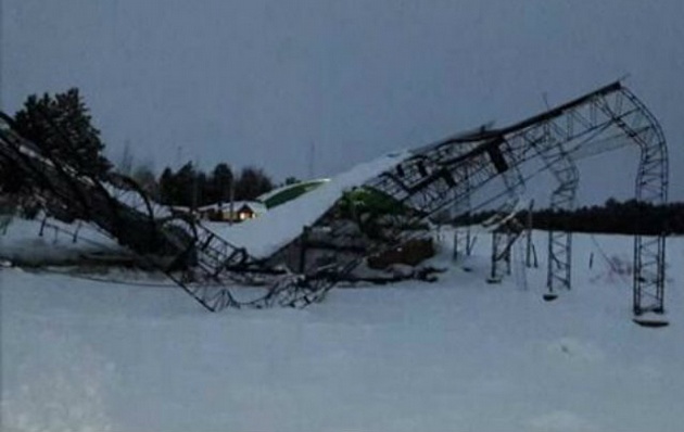El peso de la nieve hizo colapsar el hangar del AC Trevelin