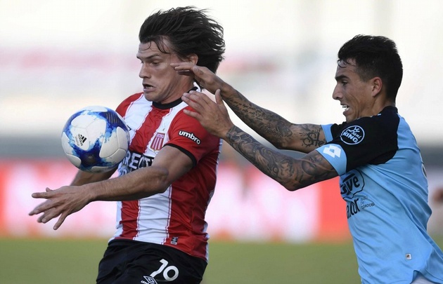 Dubarbier fue la figura de Estudiantes ante Belgrano.