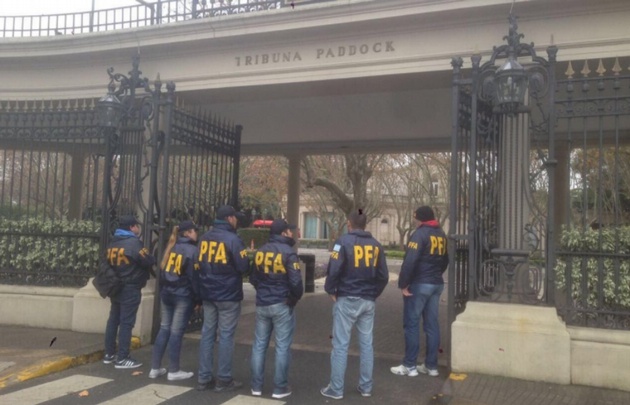 AFIP y la PFA allana el Hipódromo de Palermo y el Casino Flotante (Foto @fedeseebe).