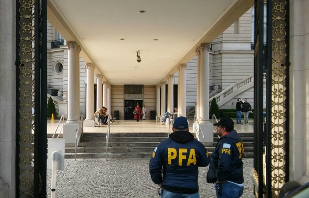 Allanan el Hipódromo de Palermo y el casino flotante.