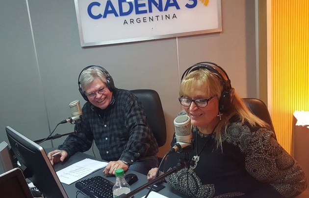 Rony Vargas y Susana Calvet presentan el Viva la radio en el Día del Locutor.