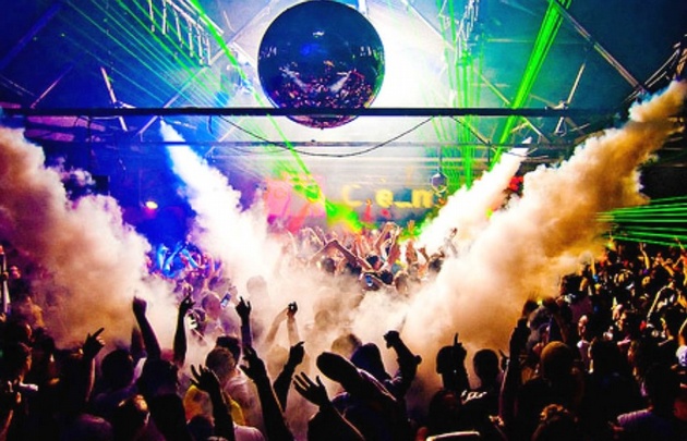 En Córdoba impulsan debatir el tope de ingreso a los boliches.