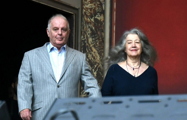 Los pianistas argentinos Daniel Barenboim y Martha Argerich