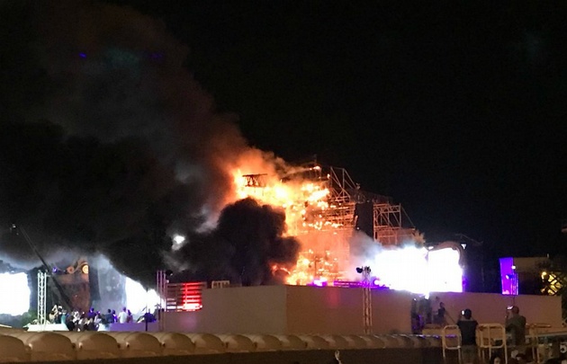 Por un incendio en el festival Tomorrowland hubo que evacuar a 22 mil personas.