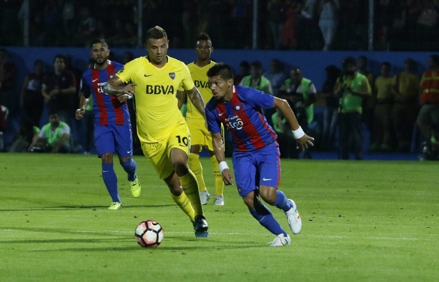 FOTO: Boca se llevó un agónico triunfo en Paraguay.