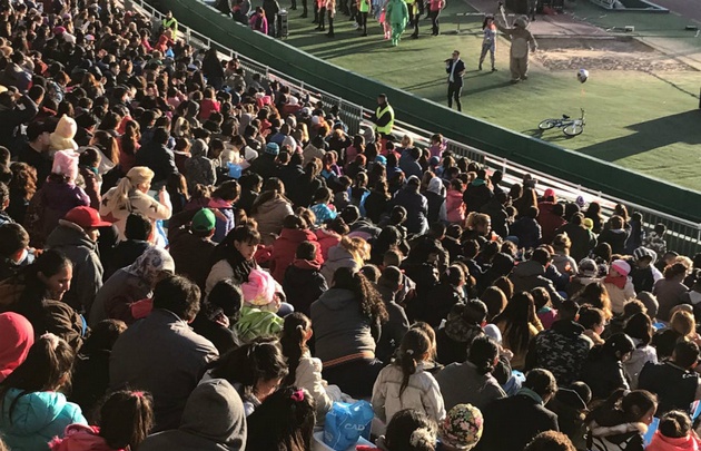 Los chicos, muy participativos con el animador.