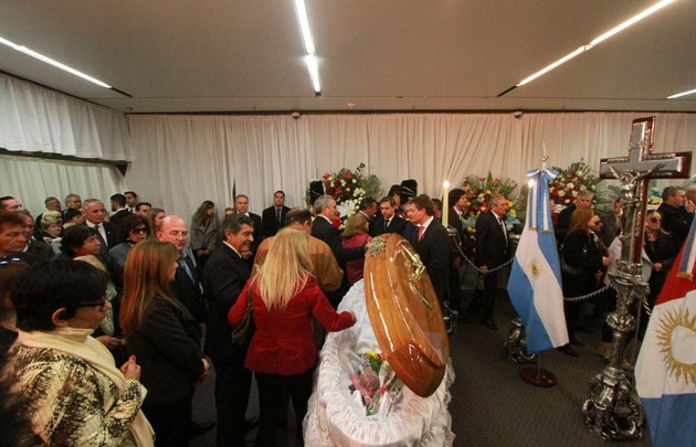 Velorio  de Angeloz en el centro Cívico